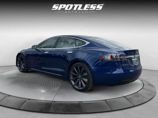 Deep Blue Metallic 2017 Tesla Model S