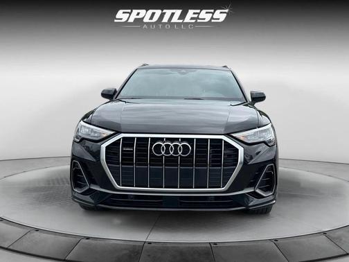 Mythos Black Metallic 2022 Audi Q3 45 S line Premium