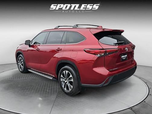 Ruby Flare Pearl 2023 Toyota Highlander XLE