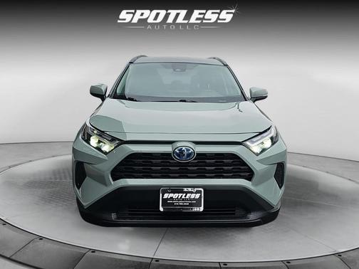 2022 Toyota RAV4 Hybrid XLE
