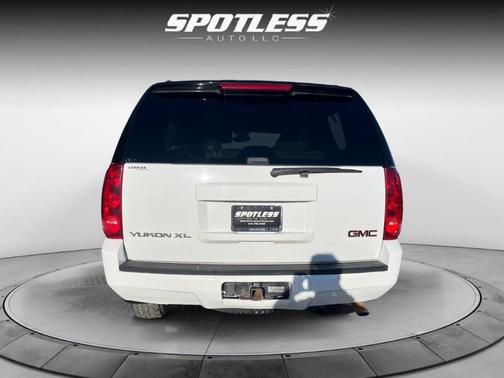 2011 GMC Yukon XL 2500 SLE