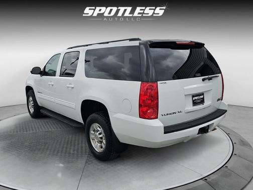 2011 GMC Yukon XL 2500 SLE
