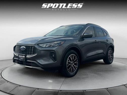 Carbonized Gray Metallic 2023 Ford Escape PHEV SE