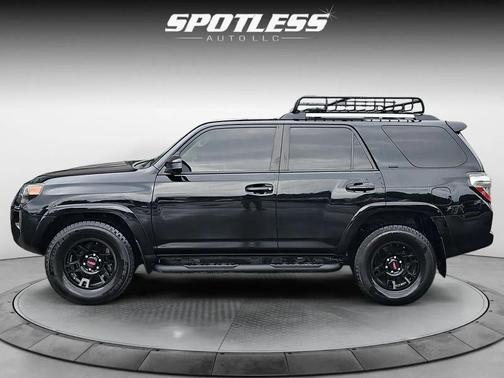 Midnight Black Metallic 2022 Toyota 4Runner SR5
