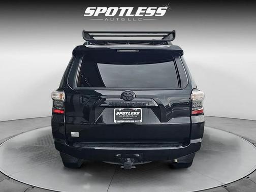 Midnight Black Metallic 2022 Toyota 4Runner SR5