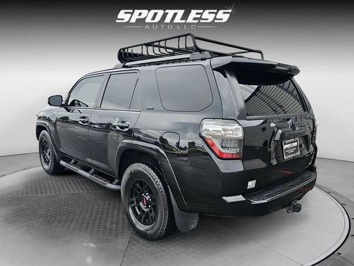 Midnight Black Metallic 2022 Toyota 4Runner SR5