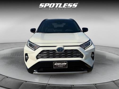 2020 Toyota RAV4 Hybrid SE
