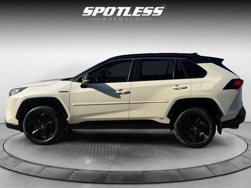 2020 Toyota RAV4 Hybrid SE
