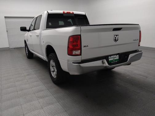 Bright White Clearcoat 2020 RAM 1500 Classic SLT
