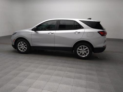 Silver Ice Metallic 2022 Chevrolet Equinox LS
