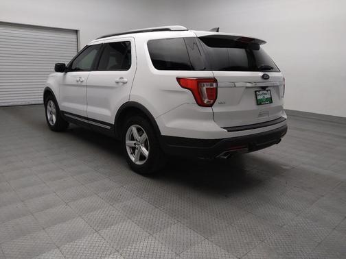 White 2018 Ford Explorer XLT