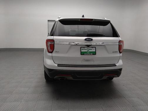 White 2018 Ford Explorer XLT