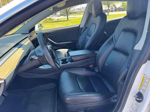 Pearl White Multi-Coat 2019 Tesla Model 3 Long Range