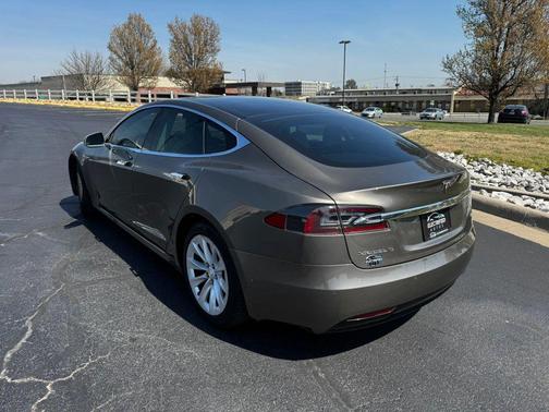 2016 Tesla Model S 90D