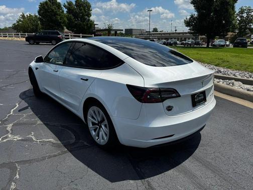 Pearl White Multi-Coat 2022 Tesla Model 3 Long Range