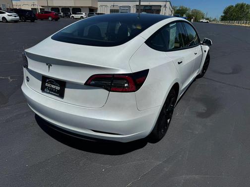 Pearl White Multi-Coat 2023 Tesla Model 3 Standard Range