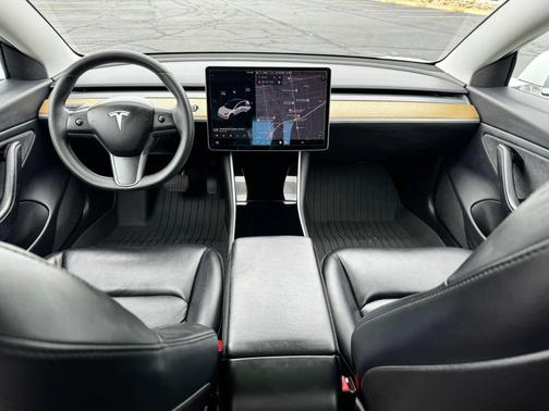 Pearl White Multi-Coat 2020 Tesla Model 3 Long Range