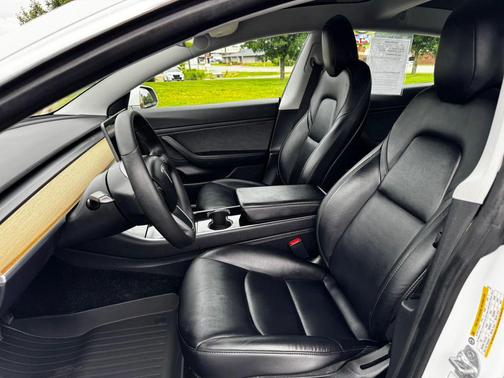 Pearl White Multi-Coat 2020 Tesla Model 3 Long Range