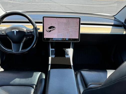 Pearl White Multi-Coat 2018 Tesla Model 3 Long Range