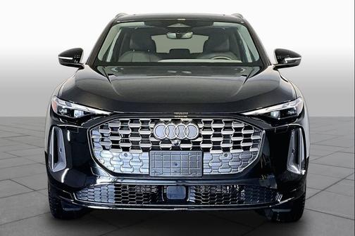 Mythos Black Metallic 2025 Audi Q5 Premium TFSI quattro S tronic