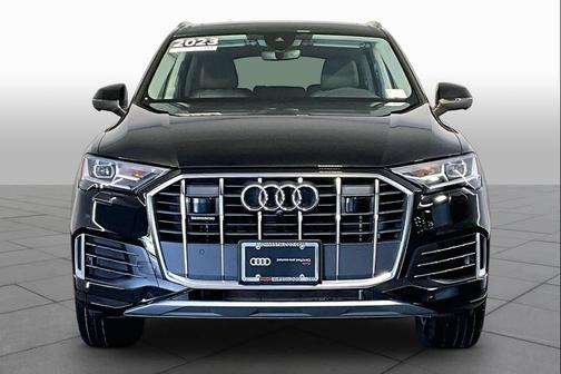 Mythos Black Metallic 2023 Audi Q7 45 Premium