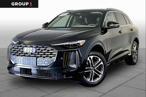 Mythos Black Metallic 2025 Audi Q5 Premium Plus TFSI quattro S tronic