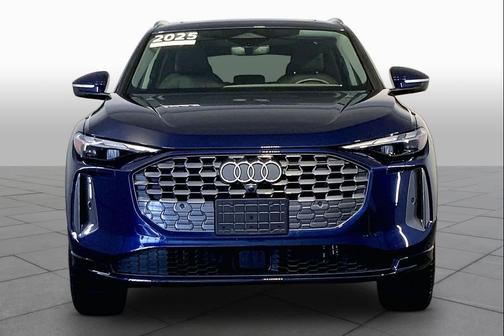 Navarra Blue Metallic 2025 Audi Q5 Premium TFSI quattro S tronic