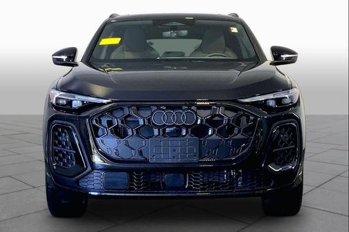 BLACK 2026 Audi Q5 Premium Plus TFSI quattro S tronic