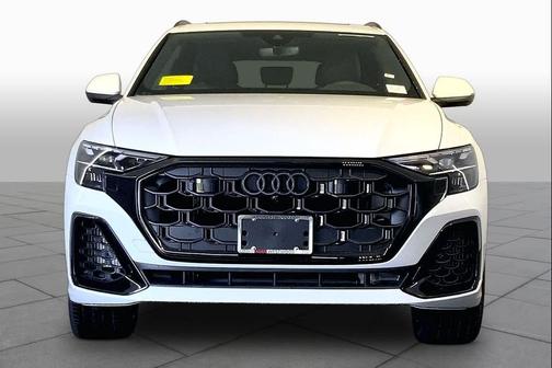 Glacier White m 2026 Audi Q8 55 Premium Plus