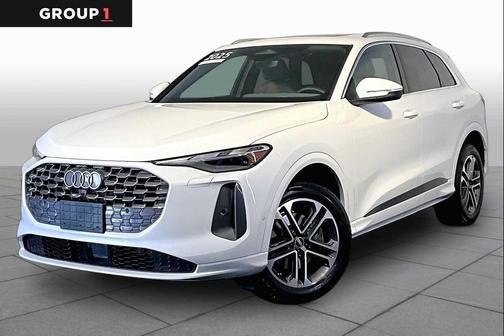 WHITE 2025 Audi Q5 Premium TFSI quattro S tronic