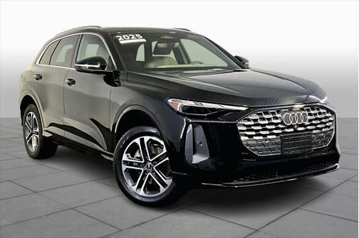 2025 Audi Q5 Premium TFSI quattro S tronic