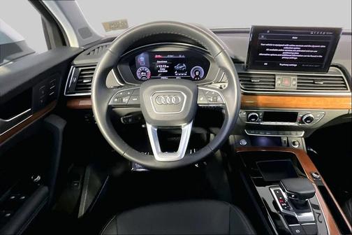 Florett Silver Metallic 2023 Audi Q5 45 S line Premium Plus