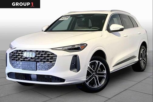 Arkona White 2025 Audi Q5 Premium TFSI quattro S tronic