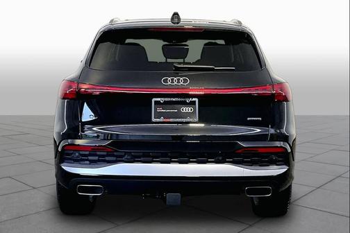 Mythos Black Metallic 2025 Audi Q5 Premium Plus TFSI quattro S tronic