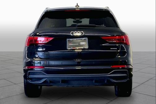Mythos Black Metallic 2023 Audi Q3 Premium 45 TFSI S line quattro Tiptronic