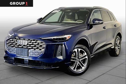 NAVARRA BLUE 2025 Audi Q5 Premium Plus TFSI quattro S tronic
