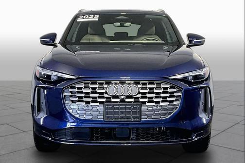NAVARRA BLUE 2025 Audi Q5 Premium Plus TFSI quattro S tronic
