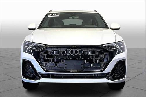 2025 Audi Q8 Premium Plus 55 TFSI quattro