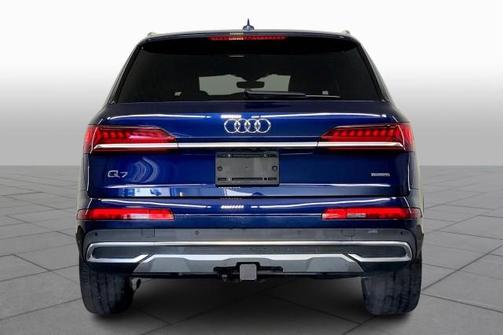 Photo 4 of 32 of 2020 Audi Q7 55 quattro Premium Plus