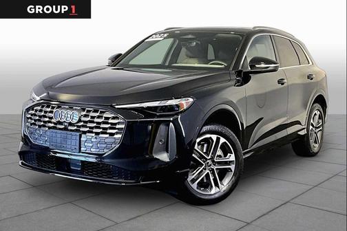 Mythos Black Metallic 2025 Audi Q5 Premium TFSI quattro S tronic