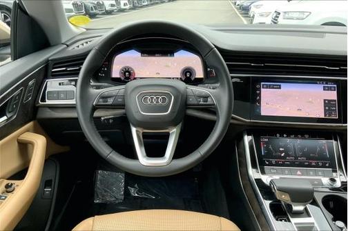 Photo 5 of 32 of 2019 Audi Q8 3.0T Premium