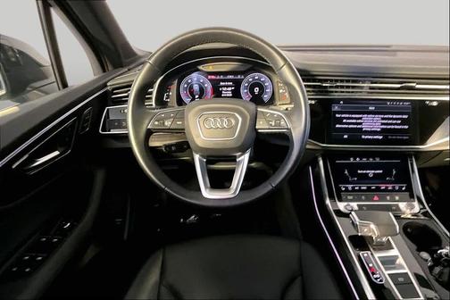 Waitomo Blue Metallic 2024 Audi Q7 55 Premium Plus
