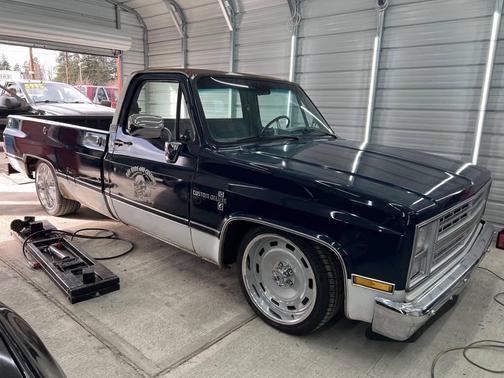 BLUE 1985 Chevrolet Pickup Truck Base