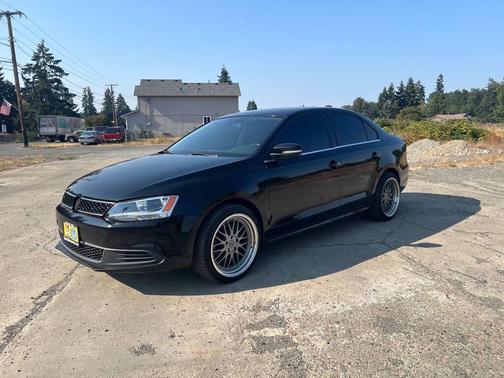 Black Uni 2013 Volkswagen Jetta SE