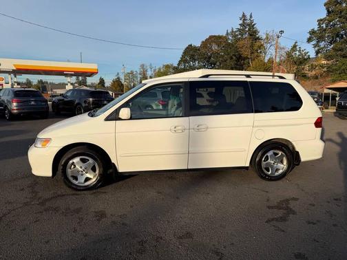 Taffeta White 2000 Honda Odyssey EX