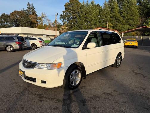 Taffeta White 2000 Honda Odyssey EX