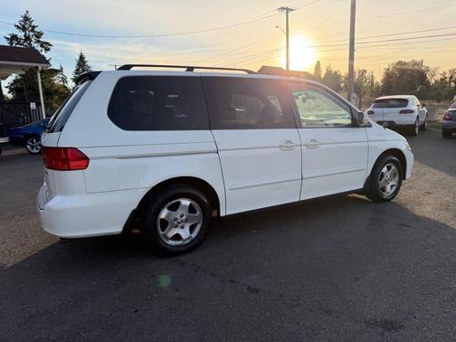 Taffeta White 2000 Honda Odyssey EX