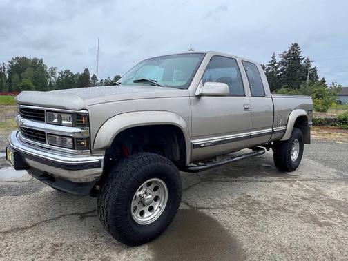 GOLD 1998 Chevrolet 1500 Fleetside