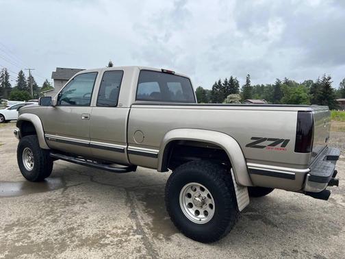 GOLD 1998 Chevrolet 1500 Fleetside