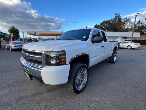 Summit White 2011 Chevrolet Silverado 1500 LT
